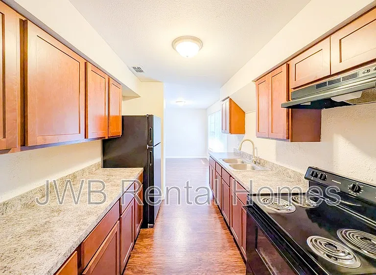 2225 Corot Dr — Photo 2