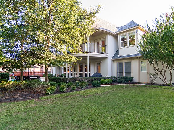 5th image of 909 Parkview Ln