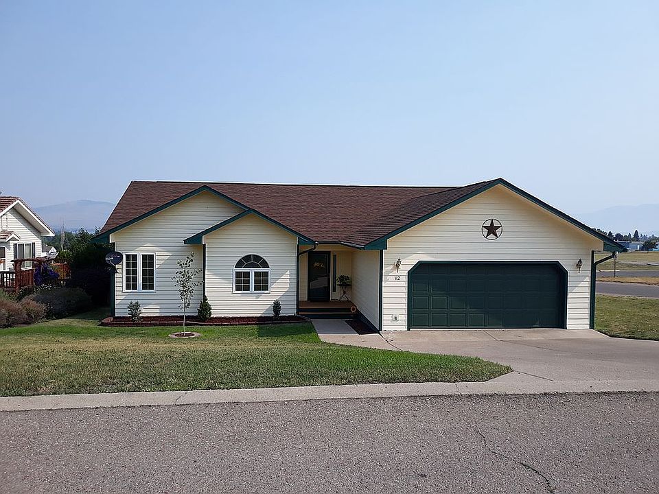 2nd image of 12 A Ave