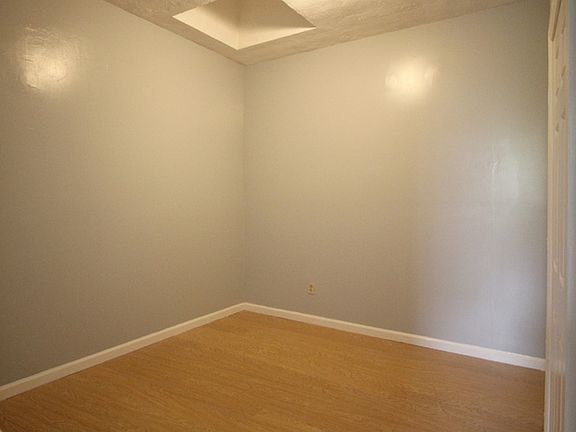 5th image of 108 Rogers Ave APT 3R