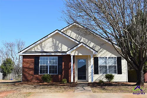 404 Chadwyck Cir Photo 1
