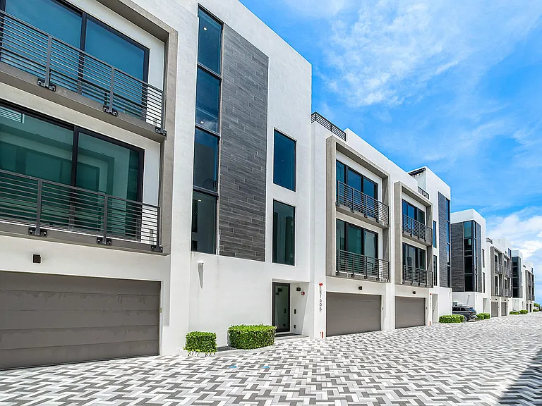 11505 Old Ocean Blvd — Photo 3