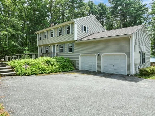 6 Ferris Dr, Coventry, RI 02816