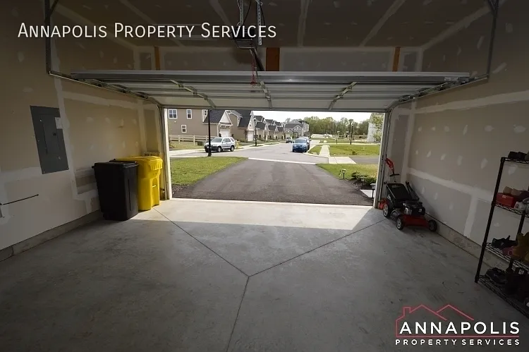 7948 Monrovia Dr — Photo 23