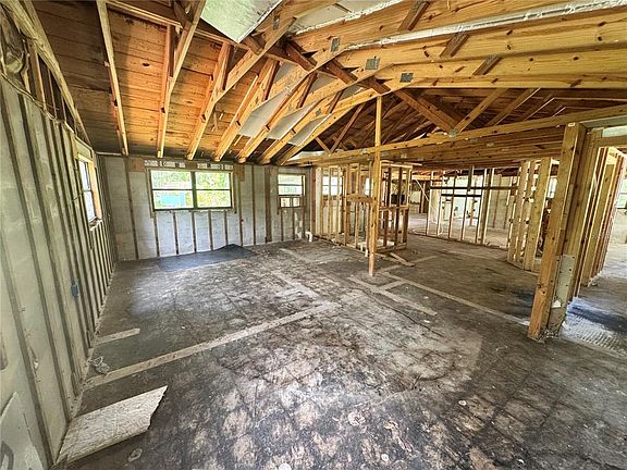 3rd image of 9010 Maiden Ln