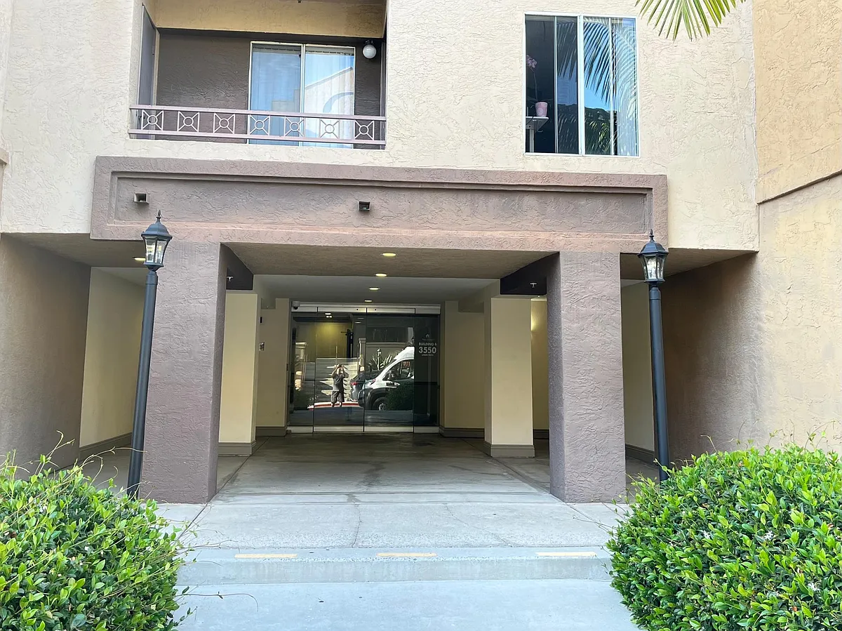 Building Photo - 3550 Lebon Dr #6221