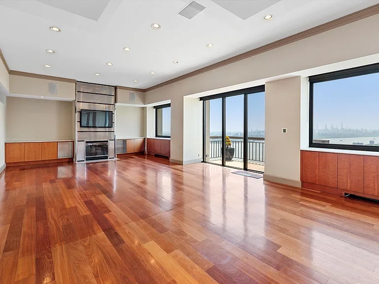 200 Old Palisade Rd #Penthouse 4/5 — Photo 8