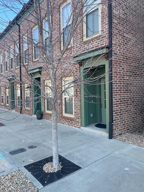 1st image of 417 SW B St #417