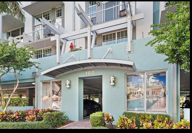 1st image of 180 NE 4th Ave APT 206