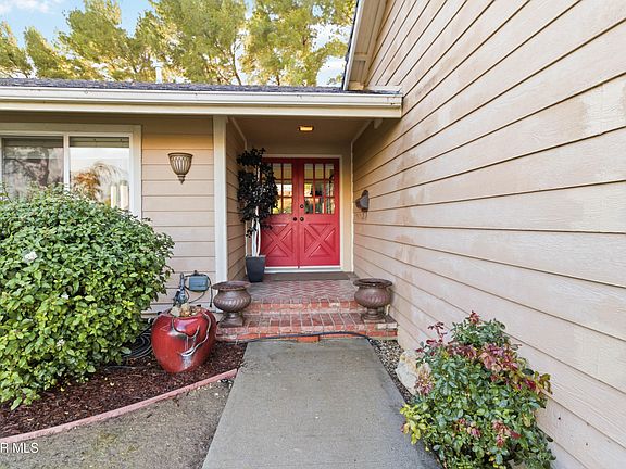 4th image of 1638 Sweet Briar Pl
