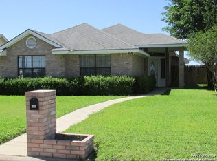 505 33rd St, Hondo, TX 78861