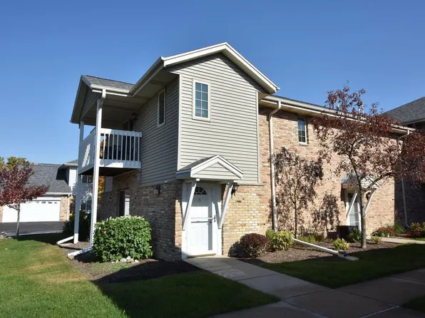 435 W Aspen DRIVE #15, Oak Creek, WI 53154