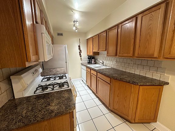 5th image of 1633 N Windsor Dr APT 314