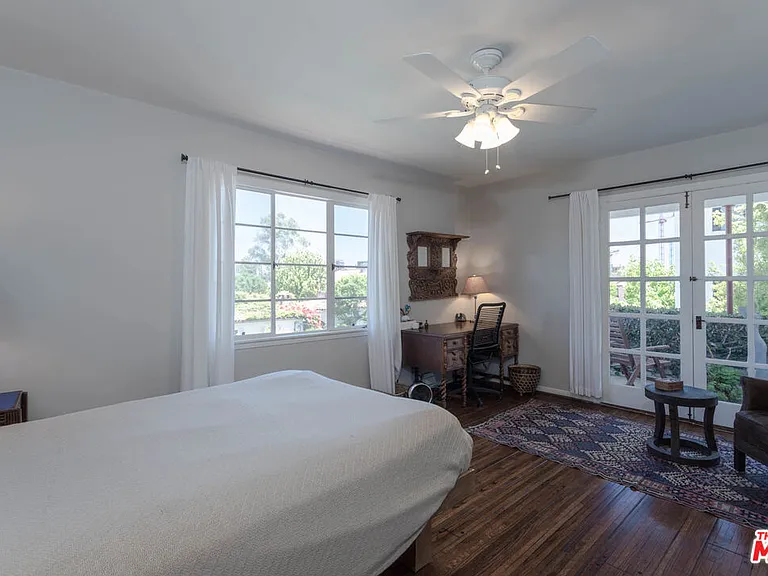 10959 Strathmore Dr — Photo 29