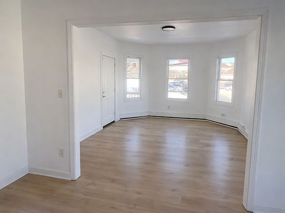 3rd image of 300-302 Public St #1