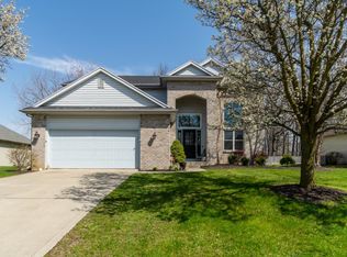 2036 Deer Lodge Dr, Fort Wayne, IN