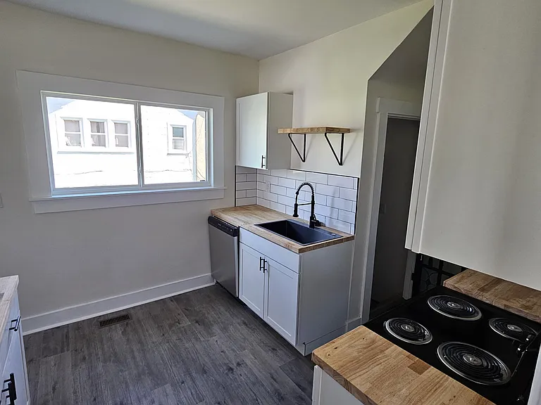 329 Belleaire Ave — Photo 6