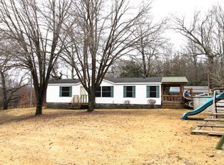 1414 Poorhouse Ln, Lexington, TN 38351