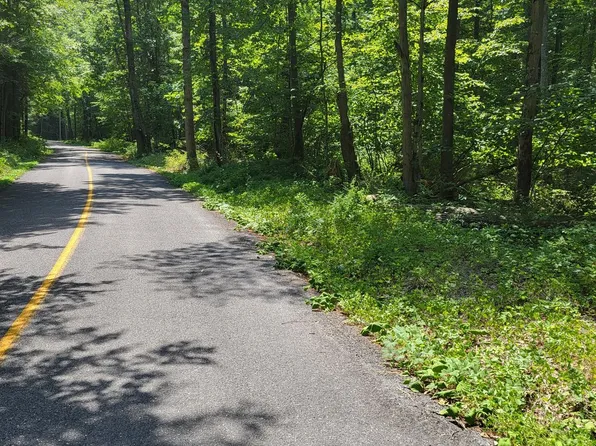 1 Pine Tree Rd, Orrtanna, PA 17353