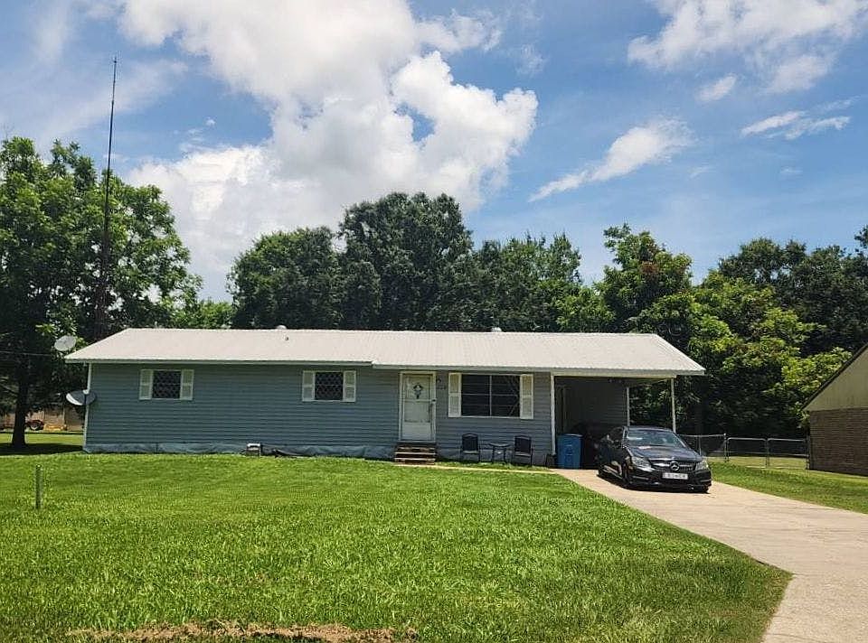 1st image of 224 Baker Rd