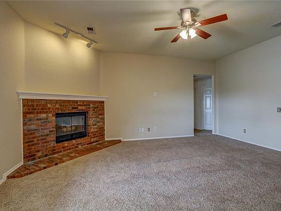 5th image of 2905 Sandstone Dr