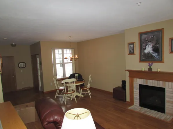 6913 W Rawson Ave #1, Franklin, WI 53132