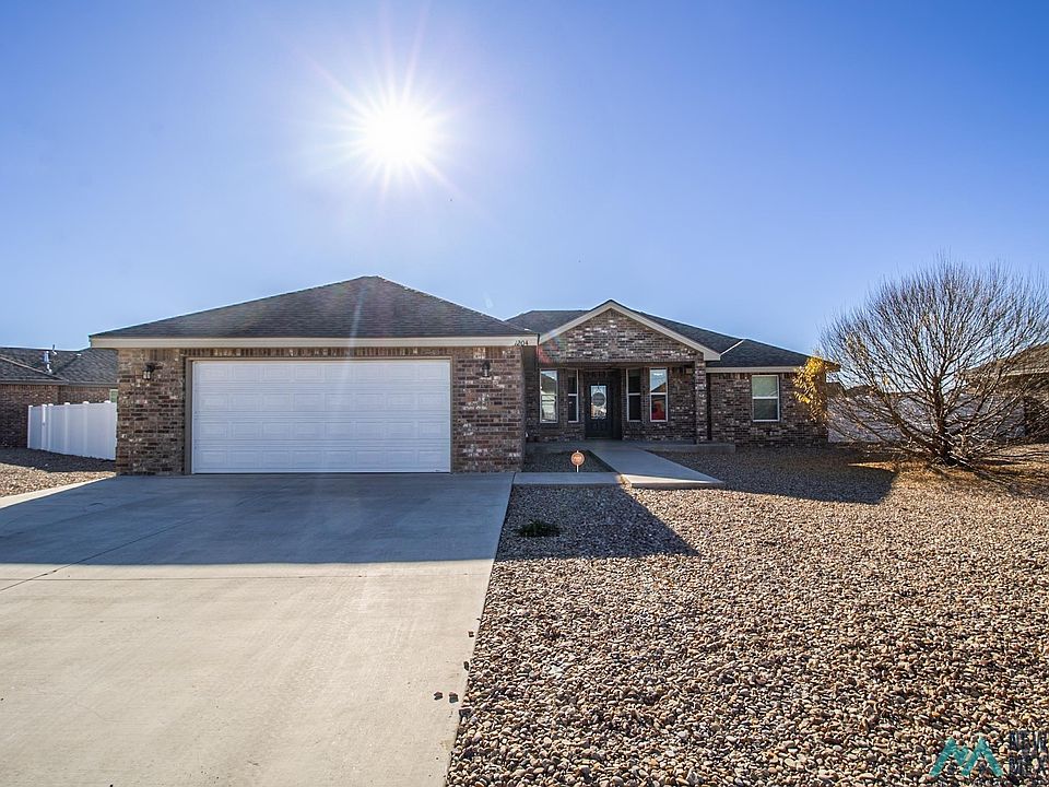1st image of 1204 Oakwood Cir