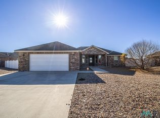 1204 Oakwood Cir, Portales, NM 88130