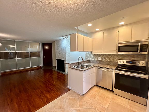 4th image of 659 S Cloverdale Ave #1