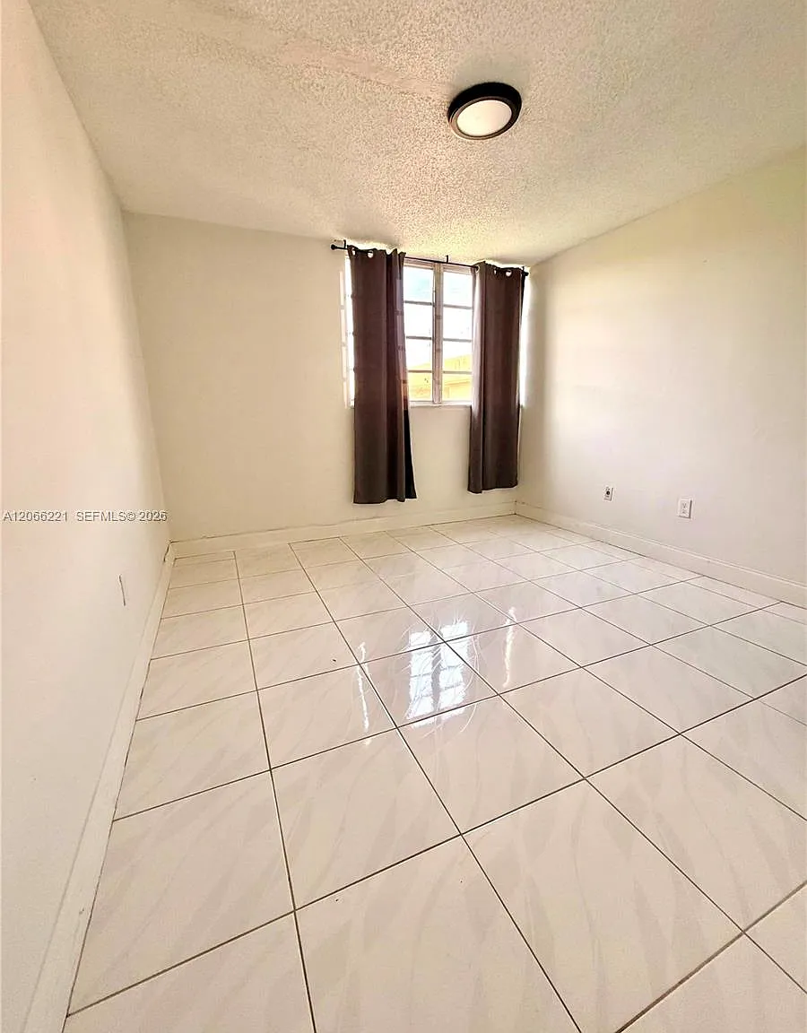 Pinebark Condo No 2 - Bld — Photo 4