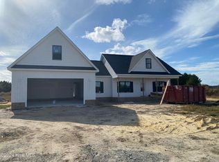 208 Rae Dr, Pikeville, NC 27863