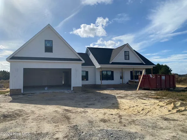 208 Rae Drive, Pikeville, NC 27863