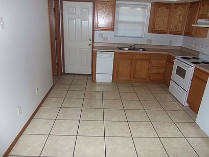 5th image of 300 E 7th St