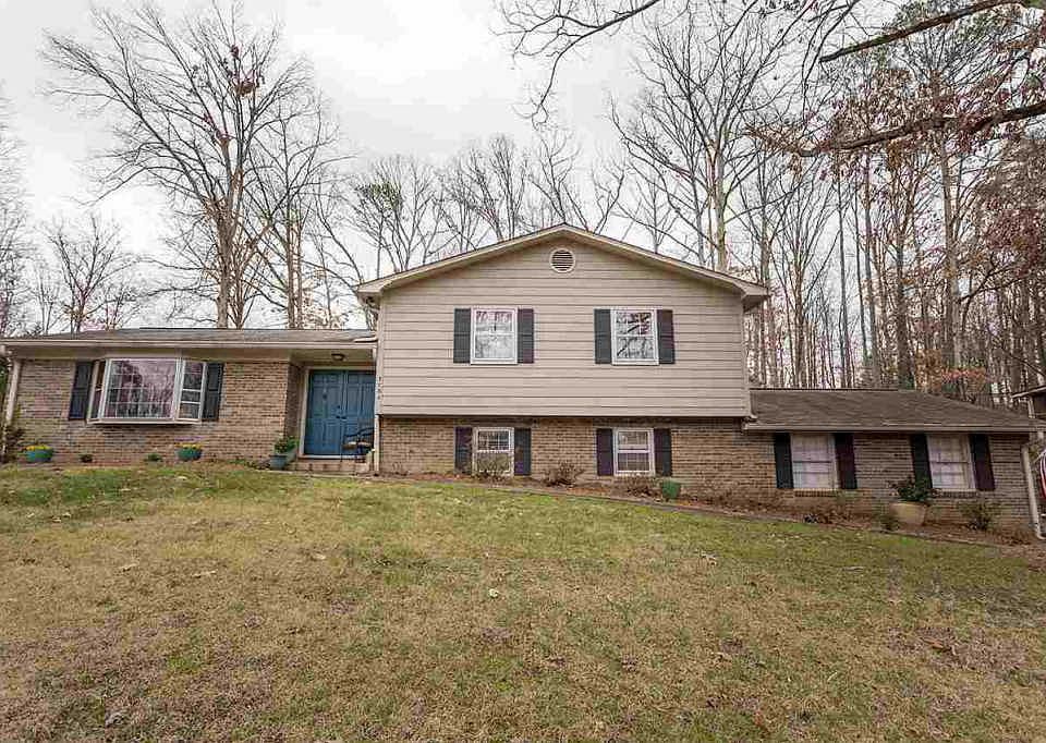 1st image of 3704 Woodcrest Cir NW