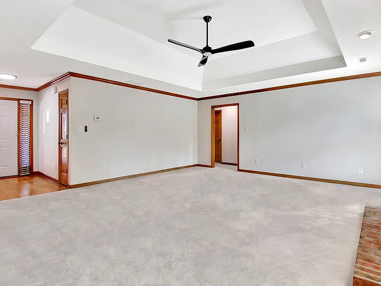 401 Tenterden Curv — Photo 12