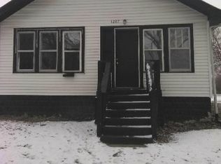 1287 E Chestnut St, Kankakee, IL 60901