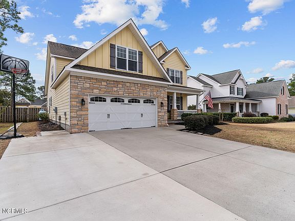 4th image of 328 Julia Drive