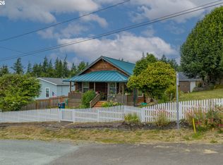131 Bender St, Myrtle Point, OR 97458