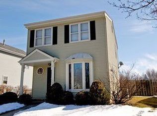 900 Geneva Dr, Geneva, IL 60134