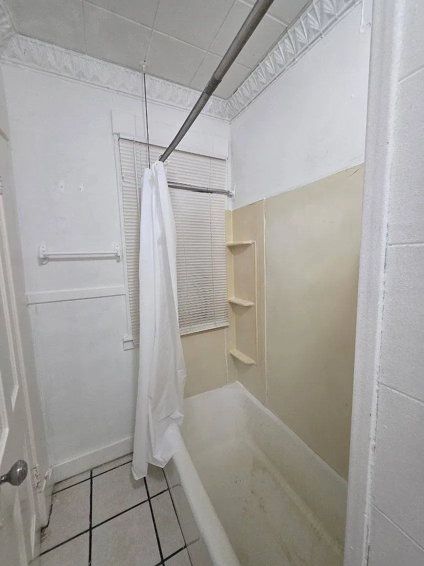 2 bed, 750 sqft, $1,700 — Photo 2