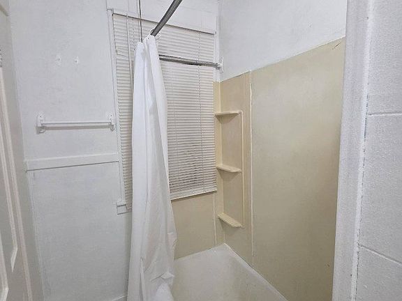 2nd image of 649 S Summer St #5-L