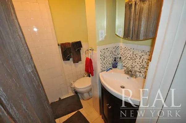 Rented by REAL New York | media 50