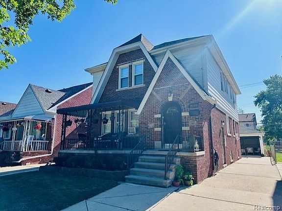 3rd image of 4592 Helen St