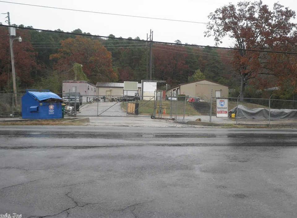 1st image of 8824 Macarthur Dr