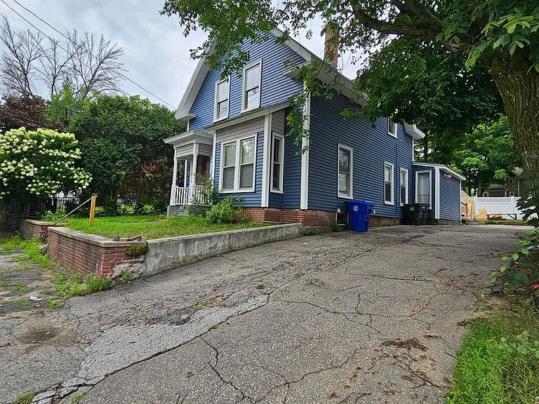 605 Hall St — Photo 2