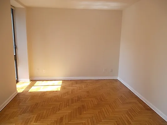 Sold by Manhattan Network Inc. | media 1