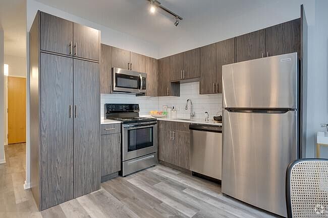 1st image of 179 W Lake St