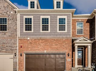 314 Camberley Ln, Lincolnshire, IL 60069