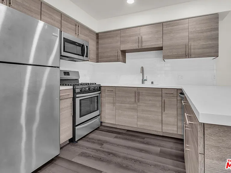 3667 Mentone Ave #4 — Photo 11