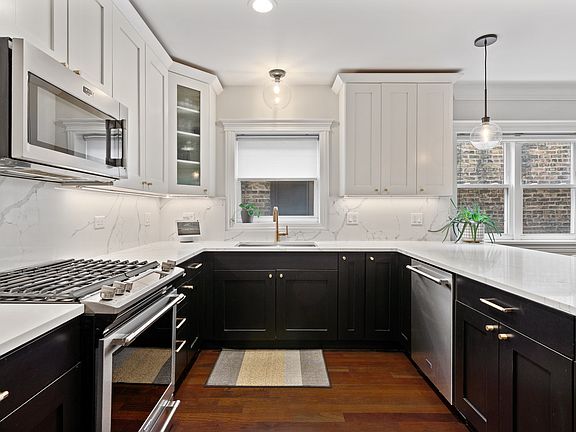 4th image of 3422 N Bosworth Ave #2